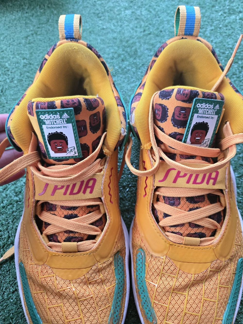 Adidas D.O.N. Issue #3 "Minifig - Picture 7 of 16